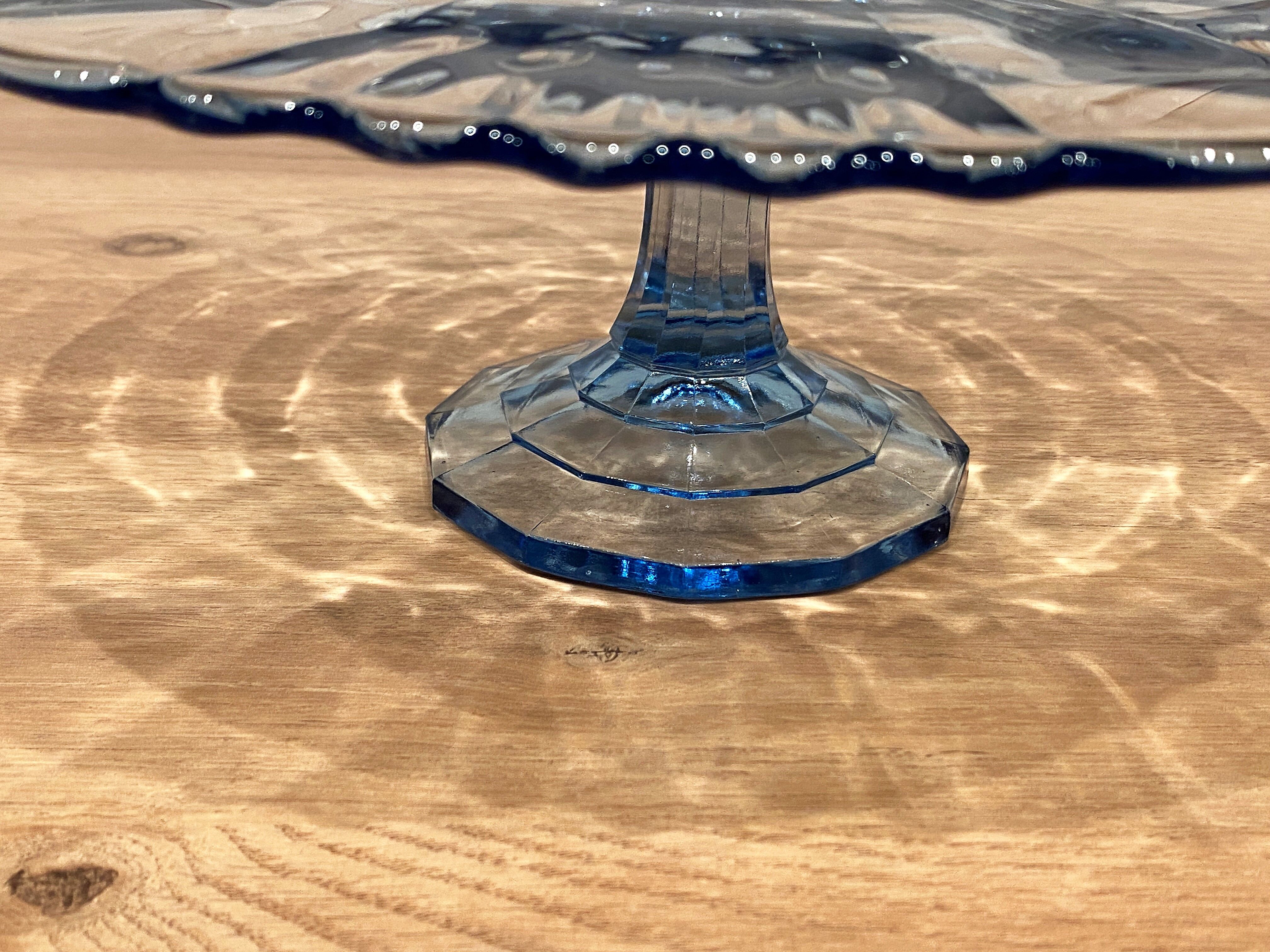 Dish, pedestal cake display