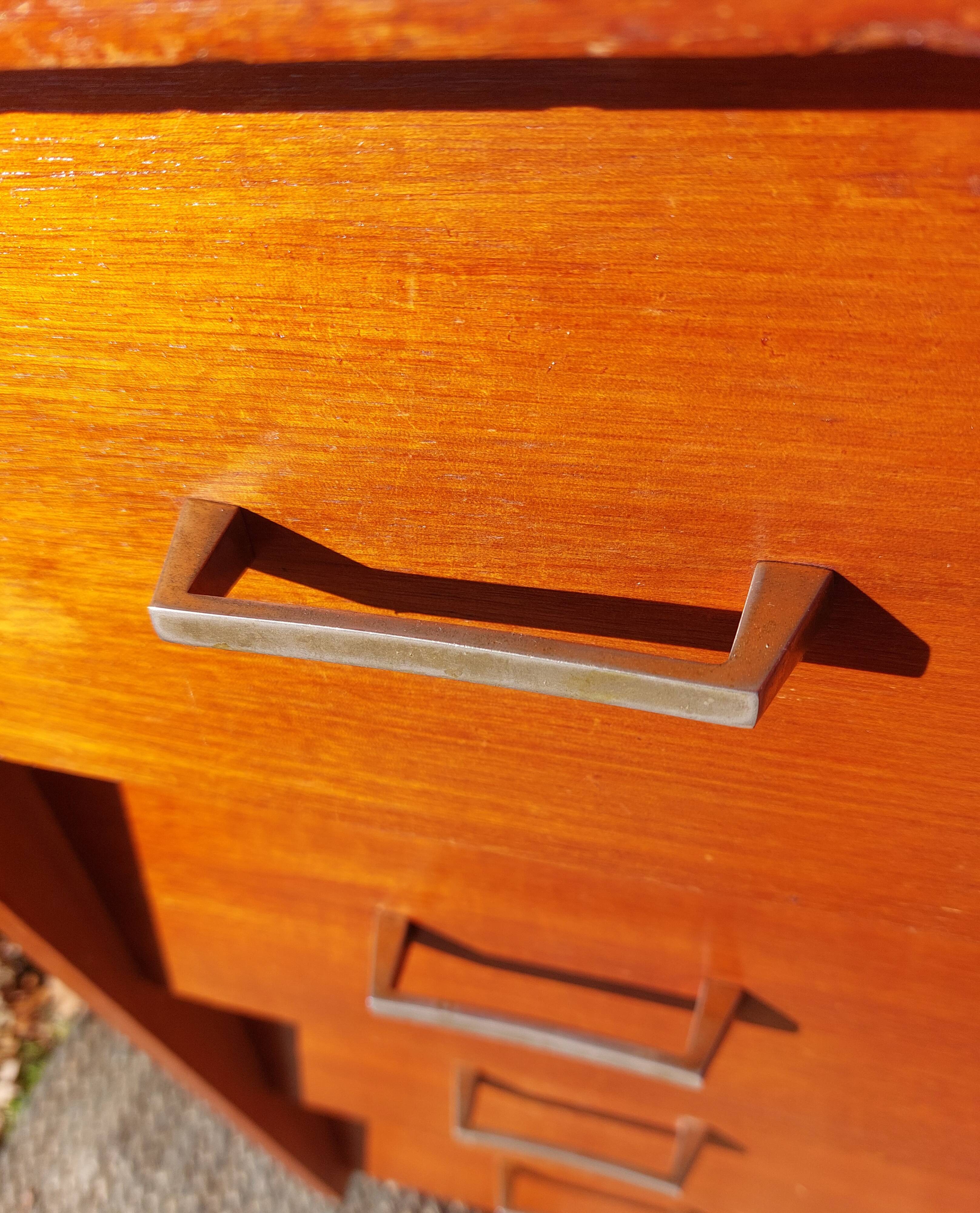 Vintage chest of drawers with tapered legs