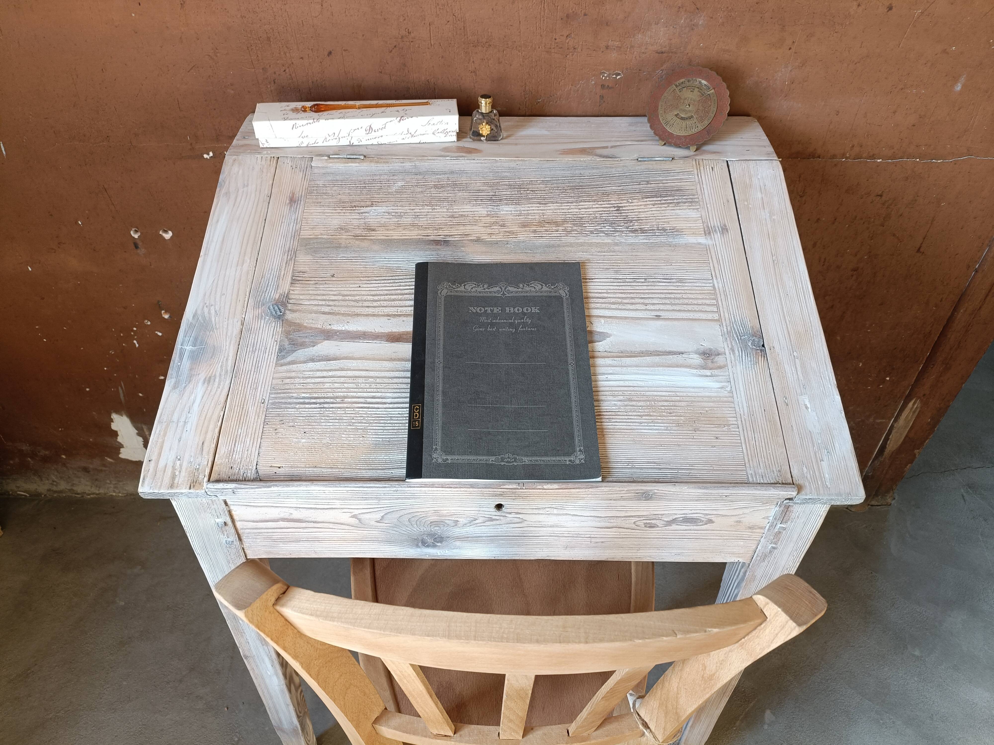 Bureau pupitre rénové
