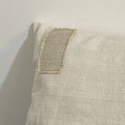 Coussin carré en toile ancienne style Kilim