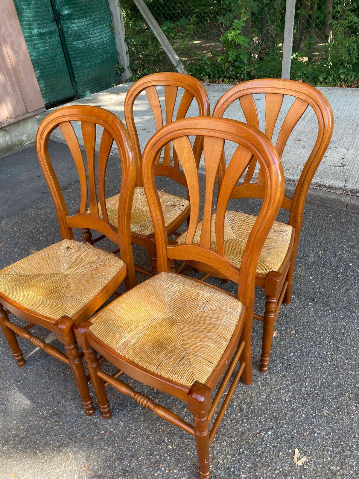4 country-style Louis Philippe medallion chairs with rush seats from the 1970s.