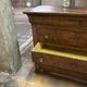 Commode de style Empire en bois de placage flammé