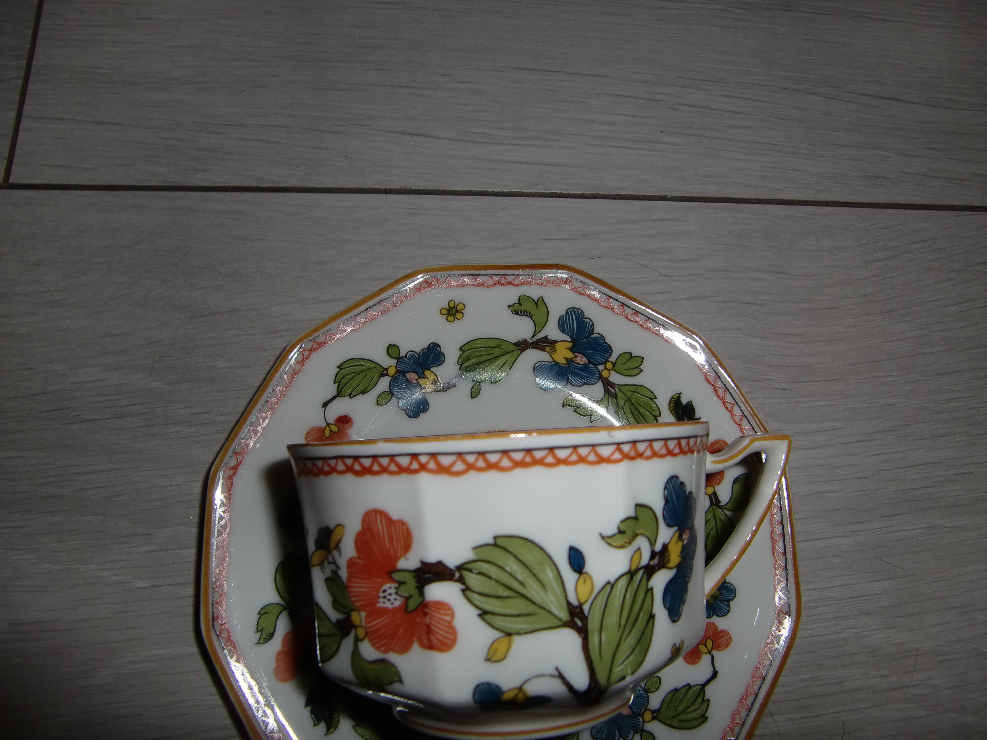 Lot de 6 tasses à café/thé et 12 soucoupes assorties des années 50'
