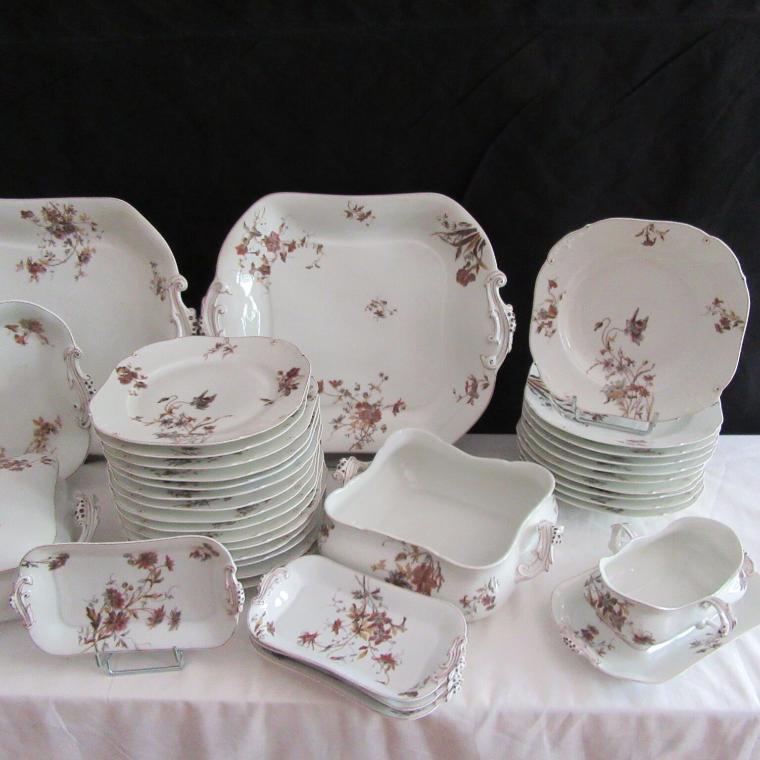 Limoges antique porcelain table service 45 pieces