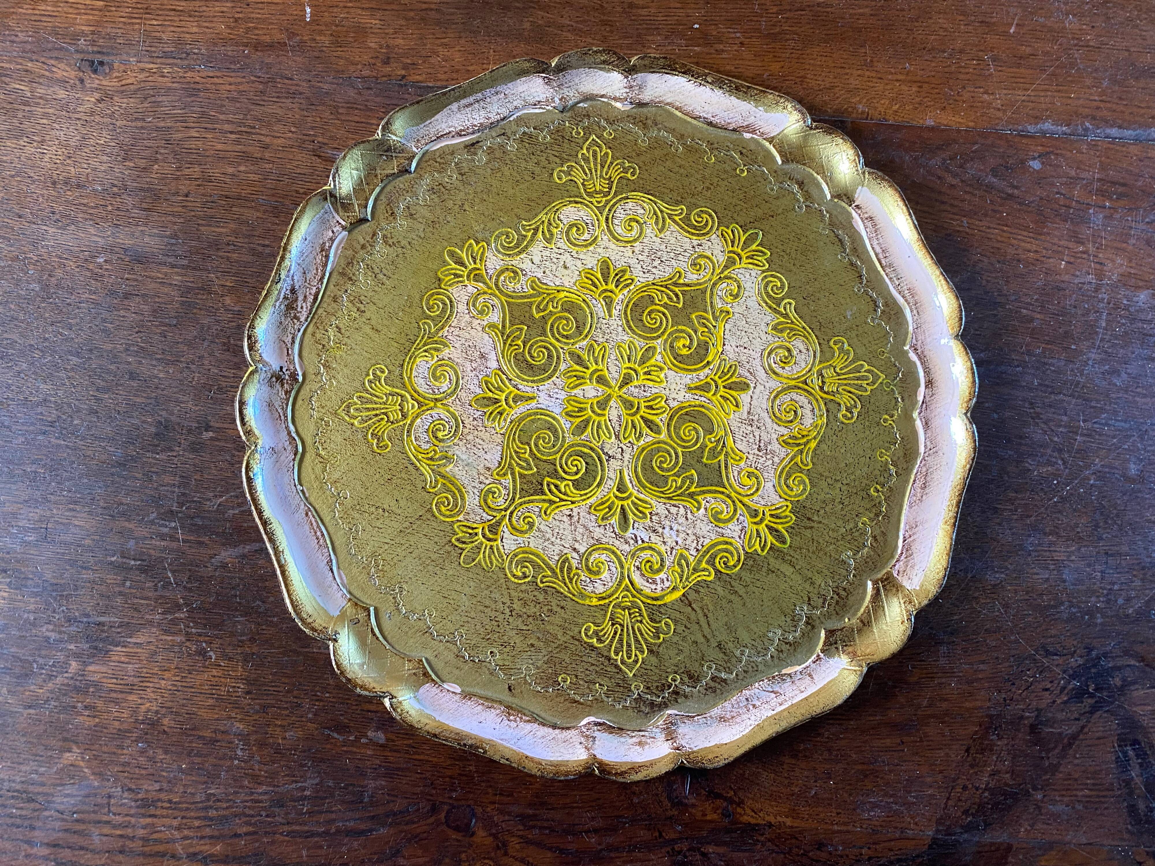 Venetian tray in gilded wood