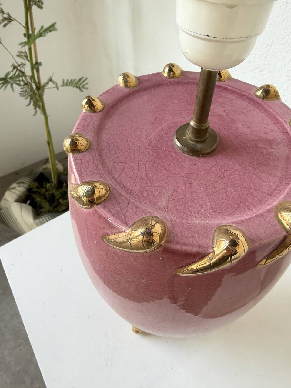 Pink and gold ceramic tripod table lamp