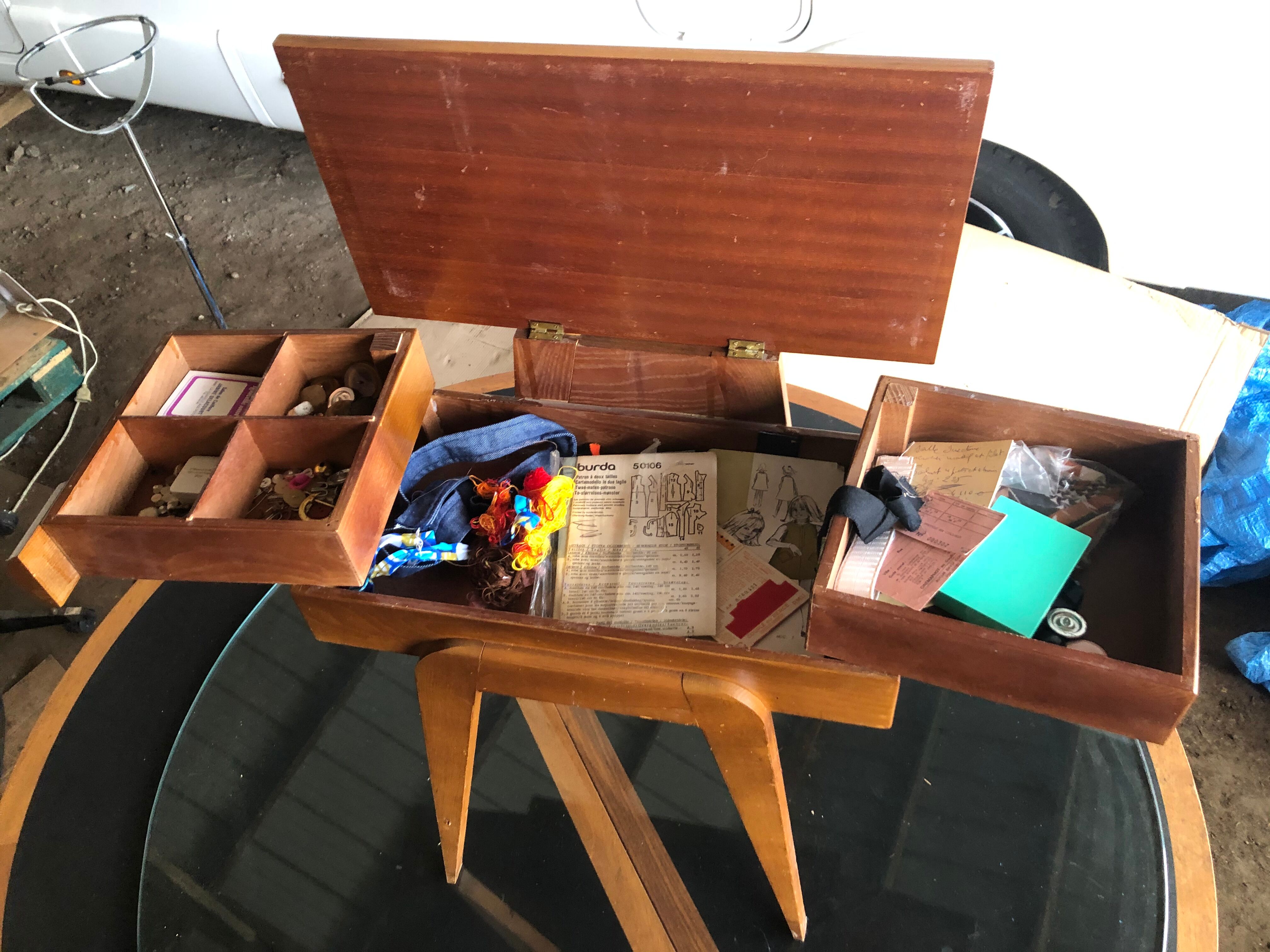 Worker sewing feet compass 1950