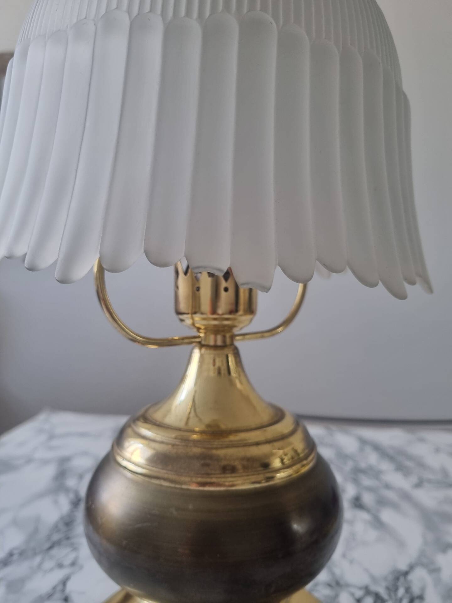 Lampe doré opaline vintage