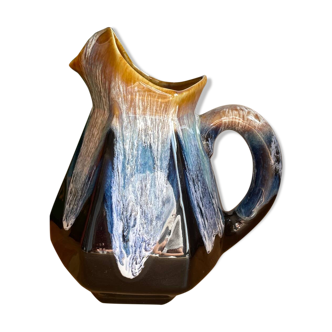 Flamed sandstone pitcher