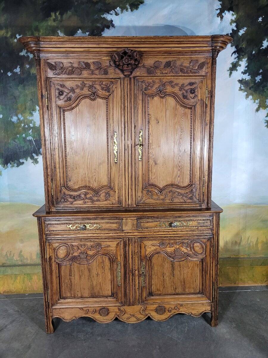 Buffet two mountain bodies in fir wood.