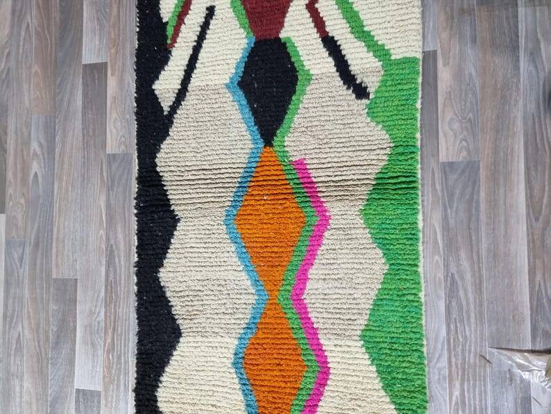 Handmade natural wool rug, size 100 x 200 cm