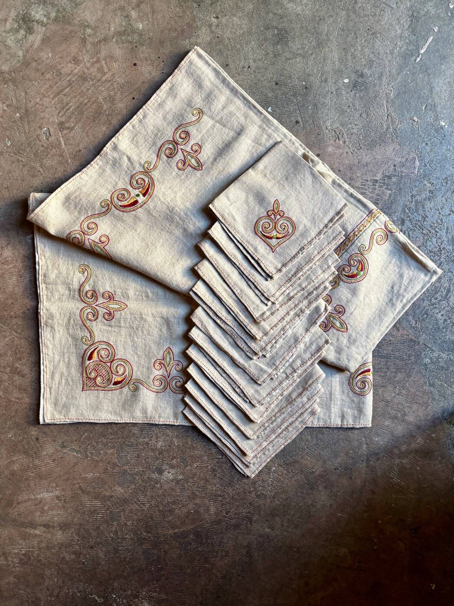 Embroidered hemp tablecloth and 12 napkins