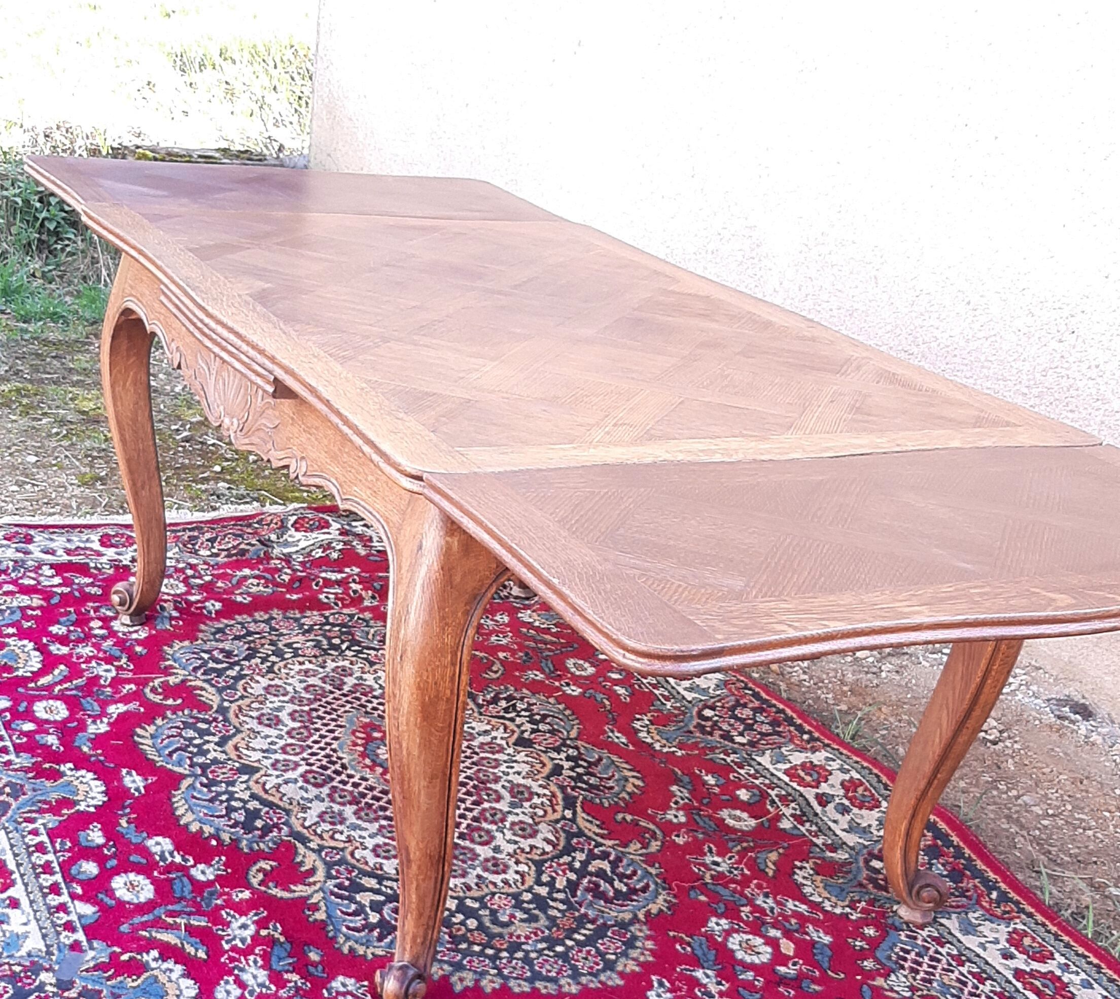 Table with syle extensions Louis XV