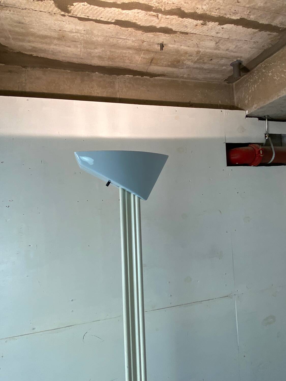 Lampadaire Mod. Otello de Bruno Gecchelin pour Oluce années 1980