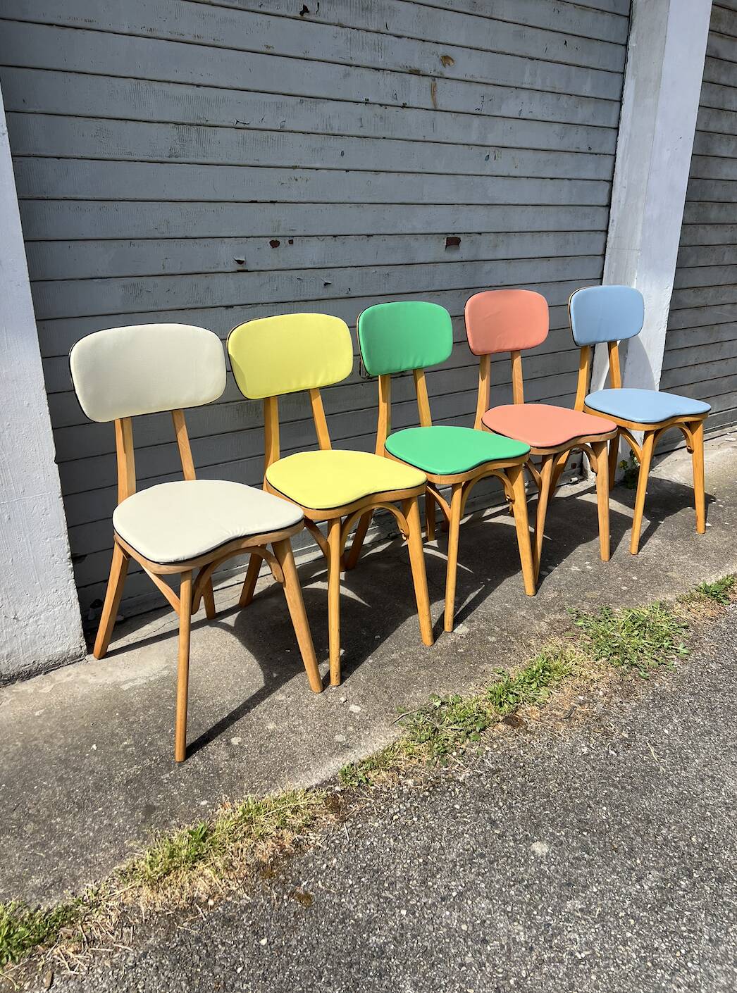 Suite 5 chaises bistrot chêne claire vernis (baumann) pied compas
