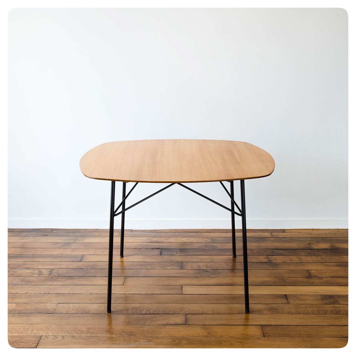 Table 135 bis by André Simard - T.V Furniture Edition
