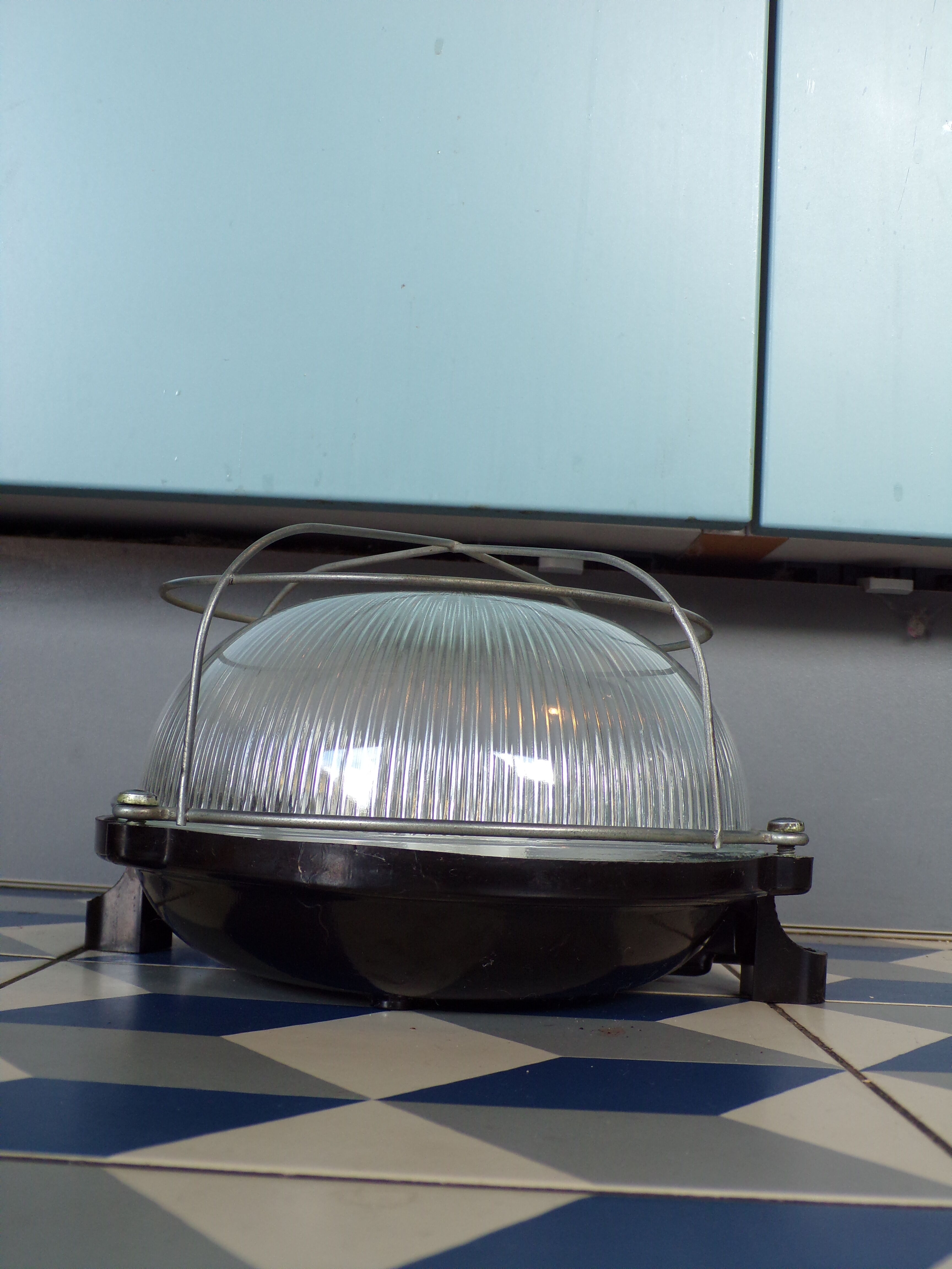 Bakelite porthole wall lamp