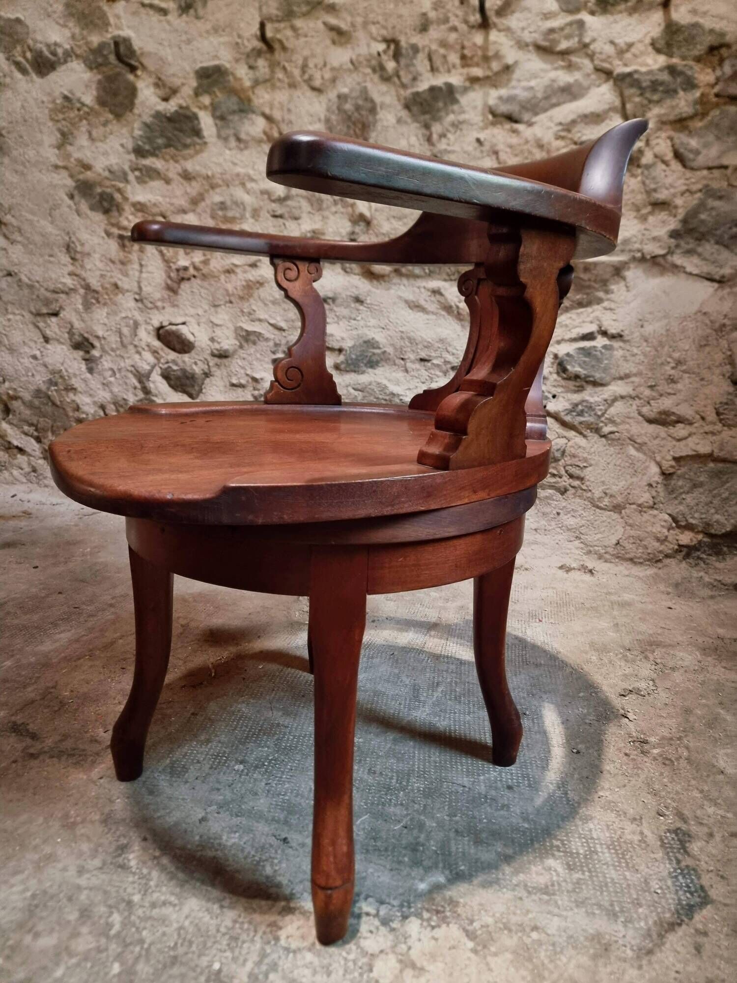Antique wooden office chair – swivel captain's chair – walnut chair – early 1900s