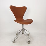 Arne Jacobsen 3117 swivel desk chair by Fritz Hansen, 1960