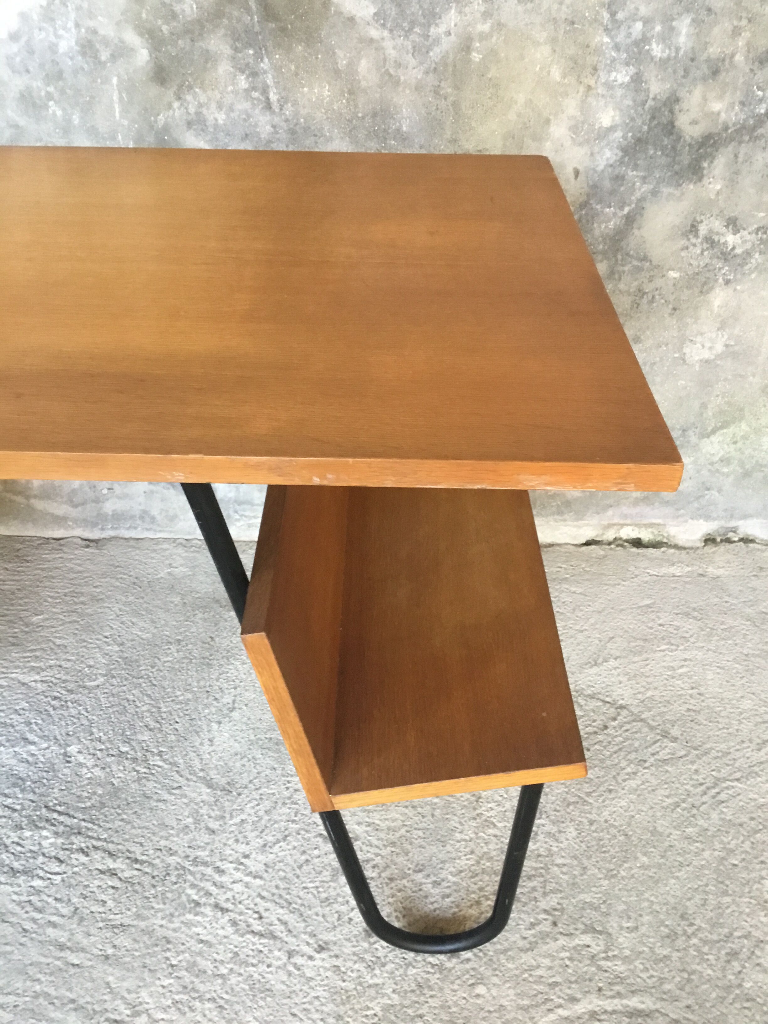 Desk brand spirol