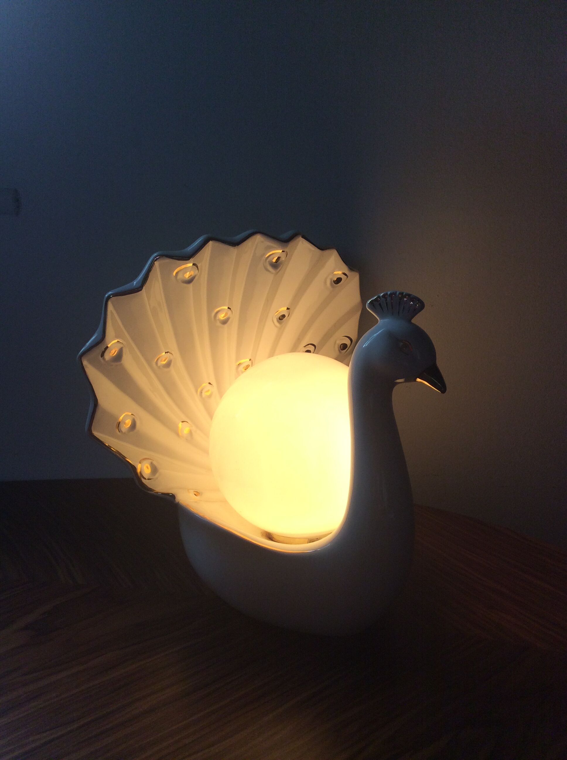 Ceramic peacock lamp 70