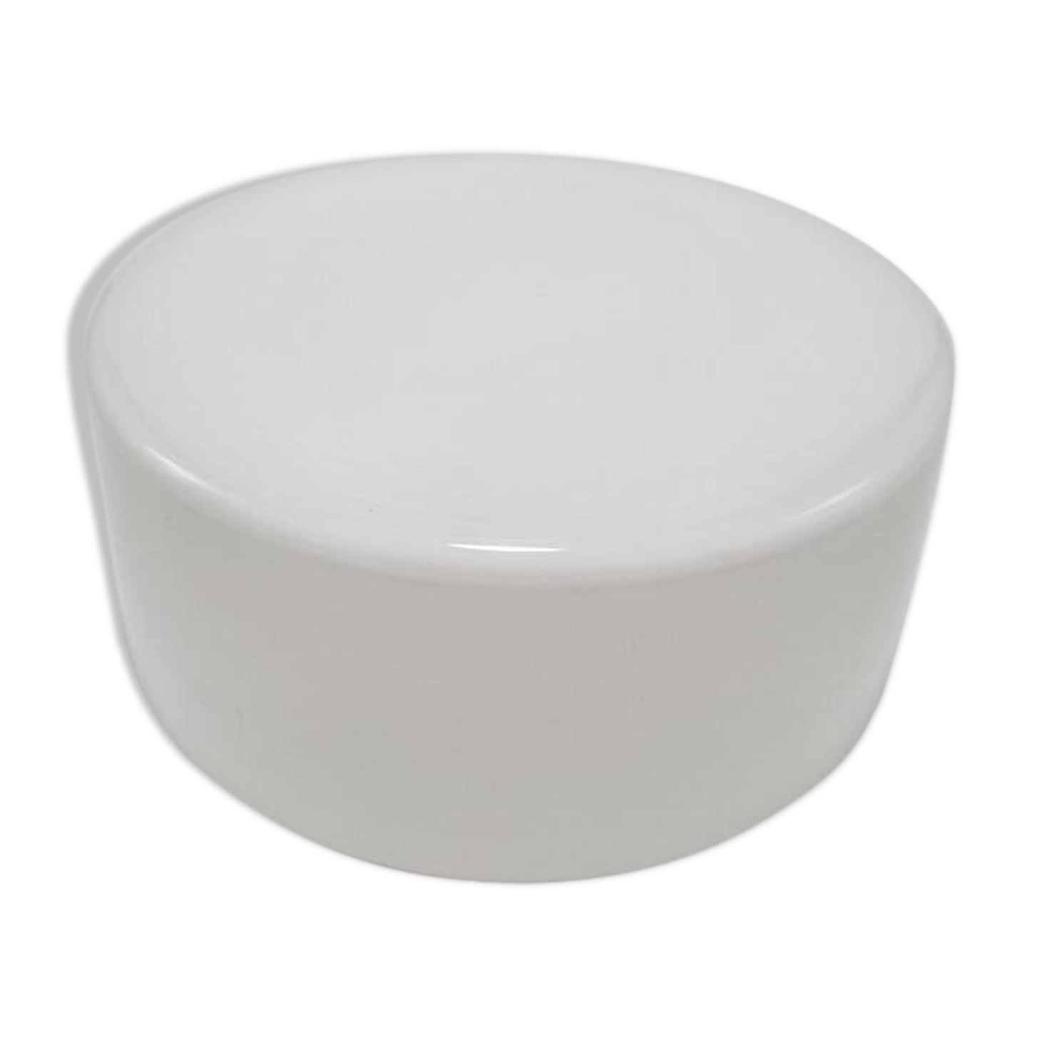 Ceiling light in white opal. Round-shaped light fixture, made of white glass, ut
