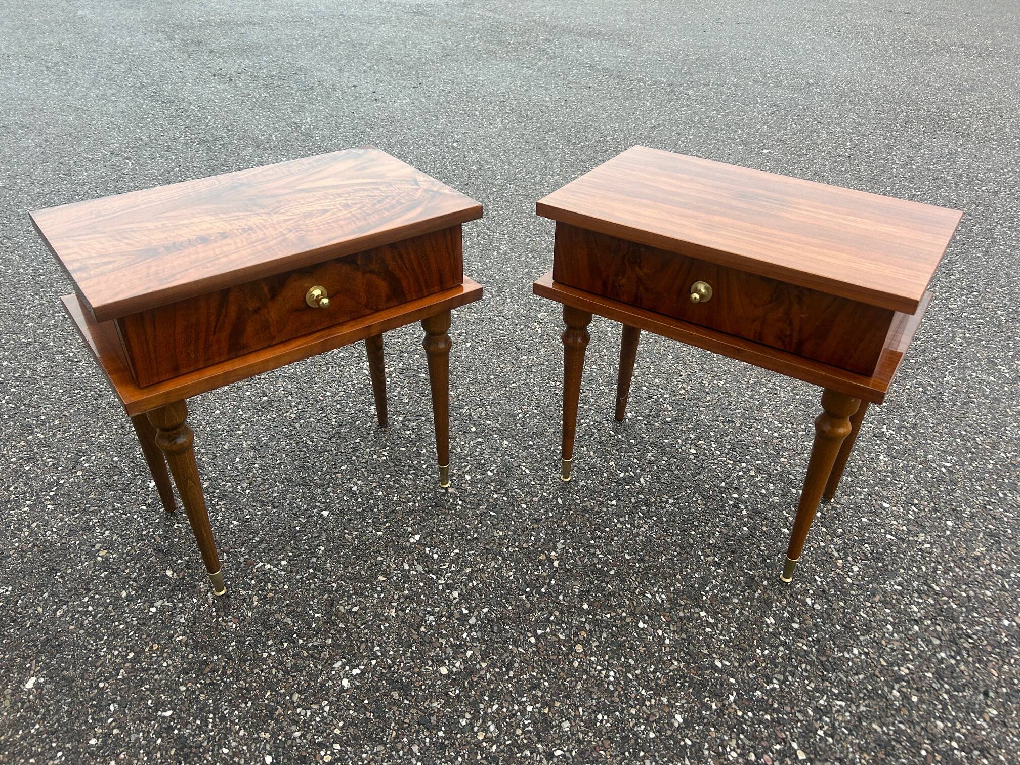 Paire de tables de chevets 1950