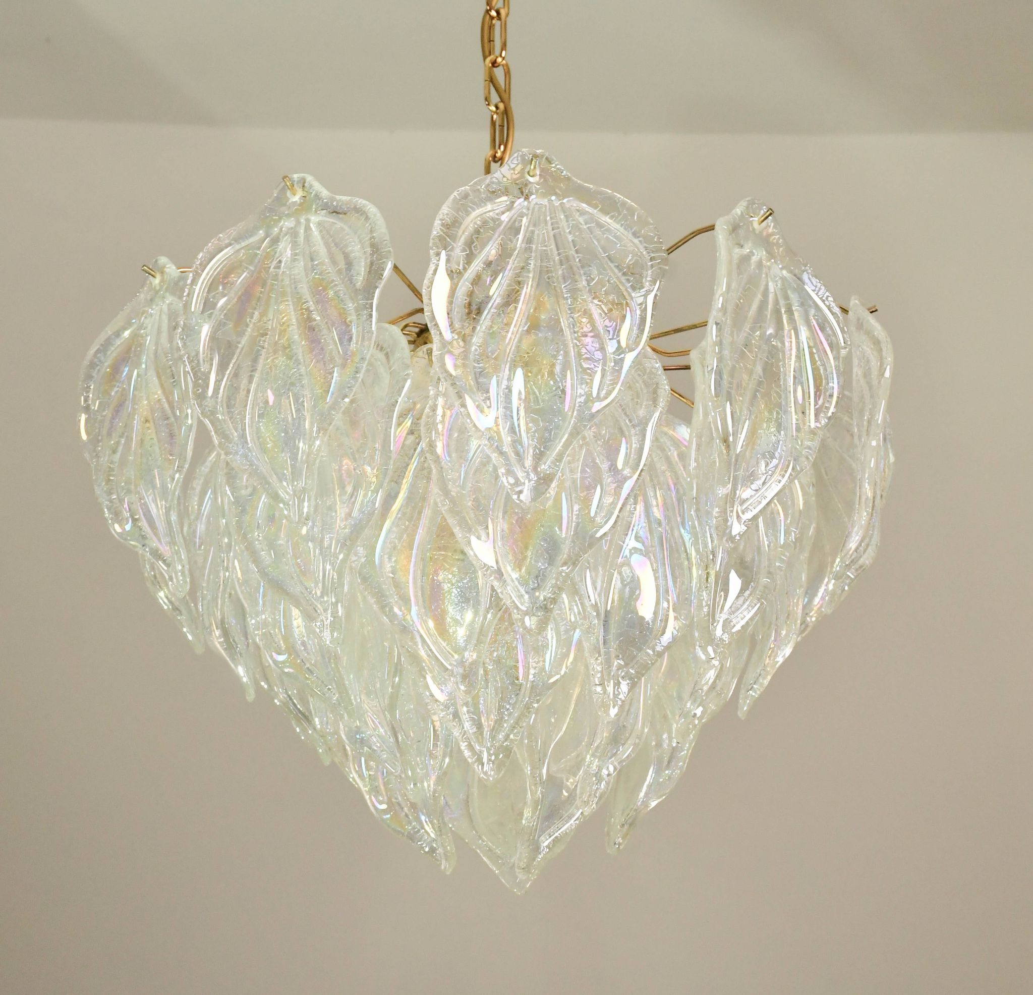 Superbe grand lustre en verre de Murano avec feuilles arc-en-ciel