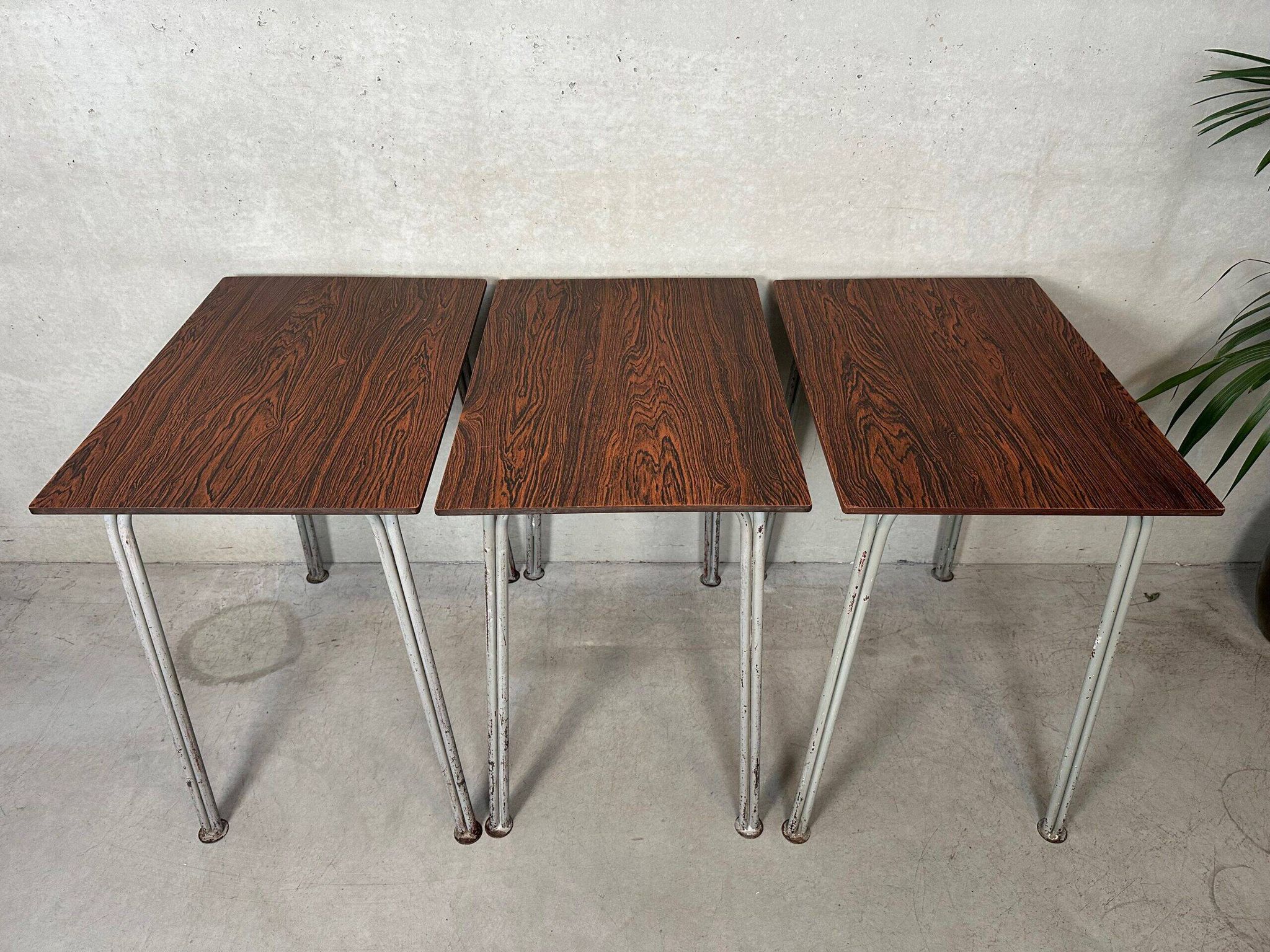 Table d'école industrielles vintage – acier et composite