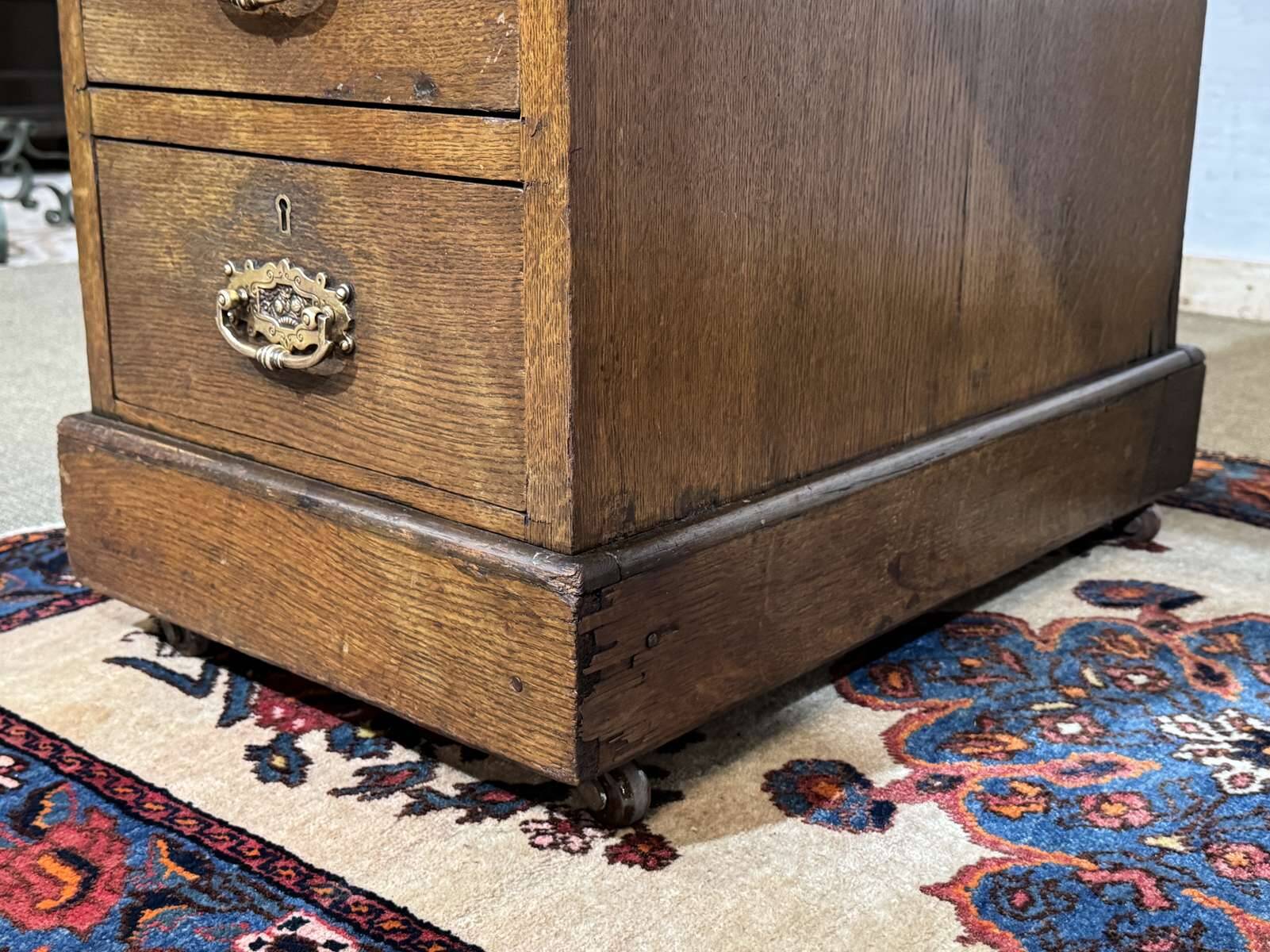 English oak graduated desk from the late 19th century.
