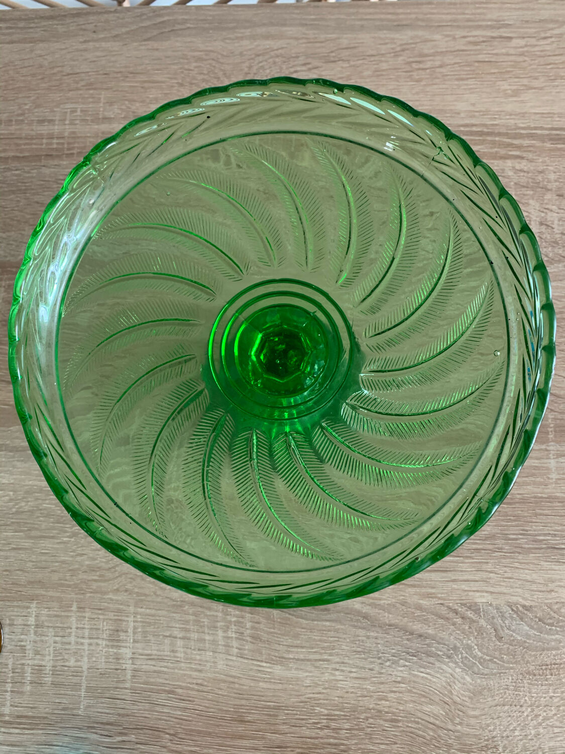 Standing fruit cutters green color