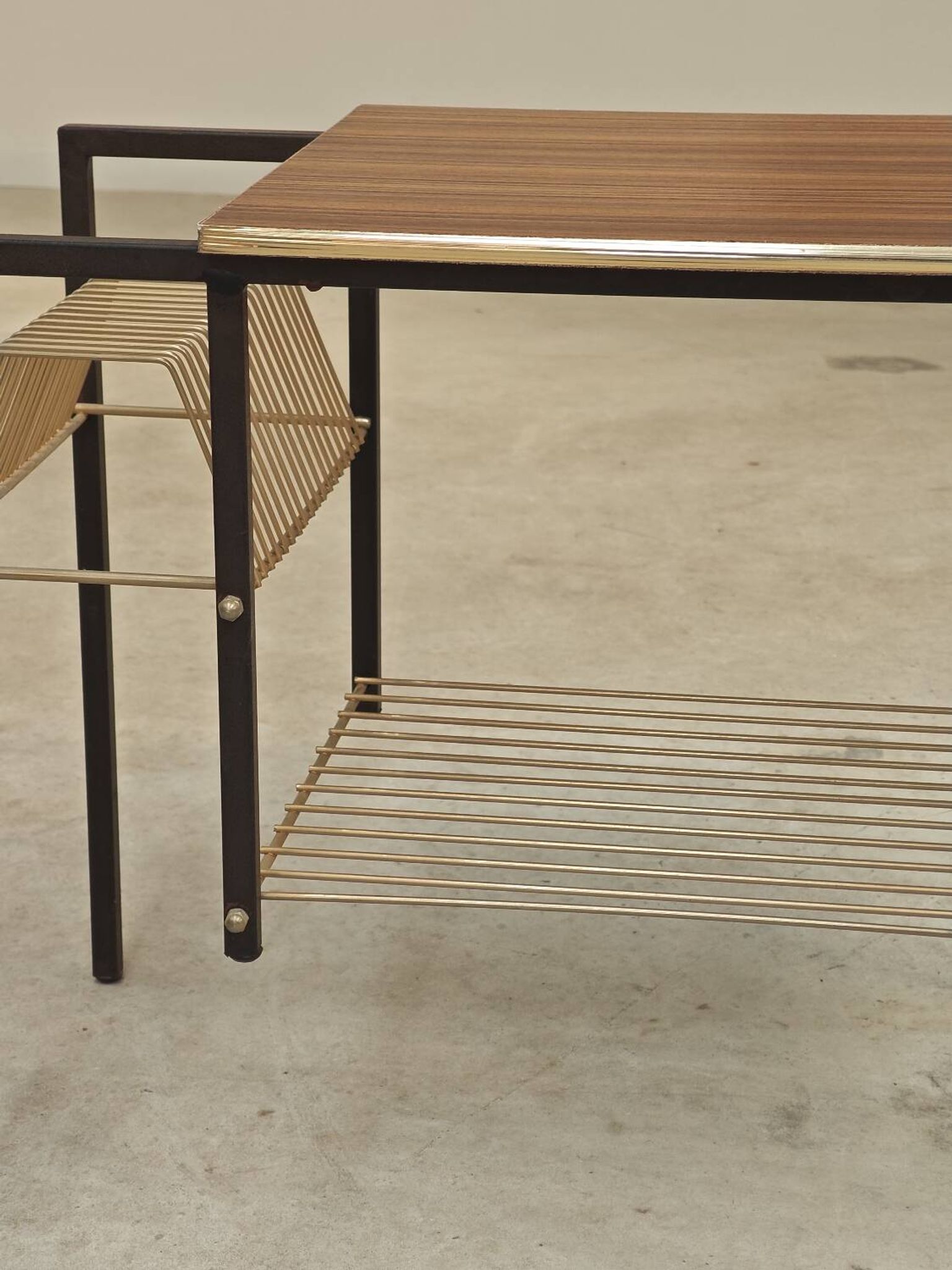 Vintage vinyl serving trolley in wood and gold metal