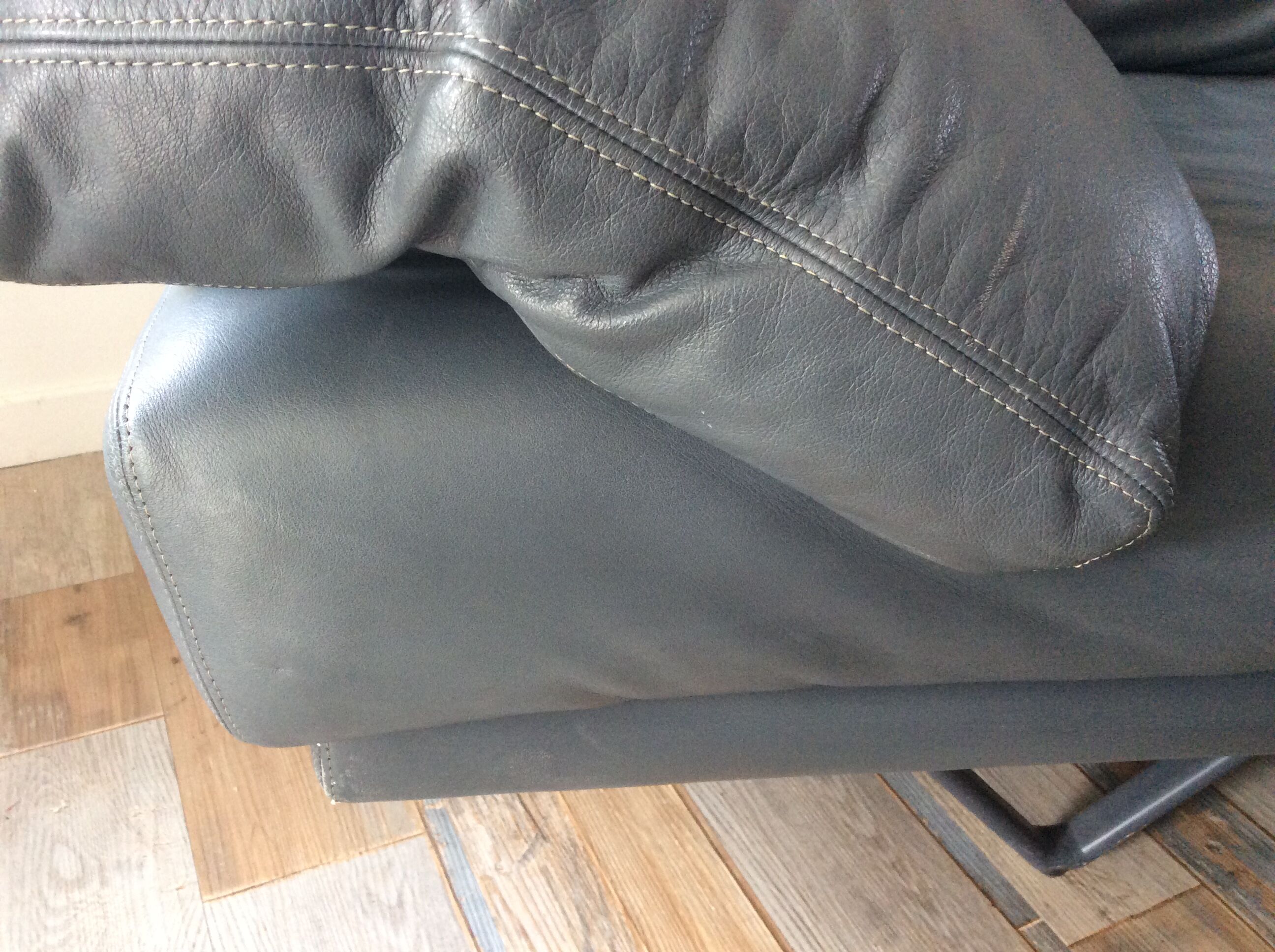 Cornelius de Durlet sofa in grey leather