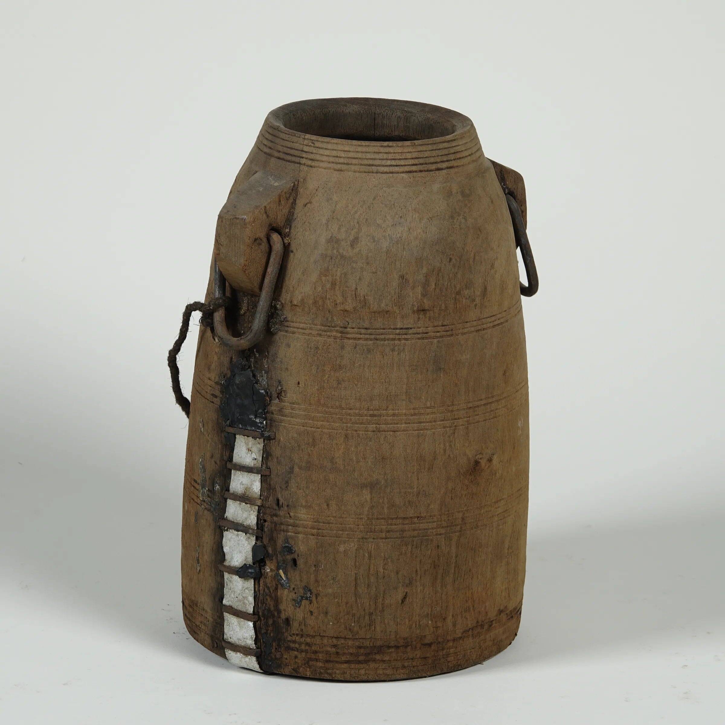 Gala - Wooden pot no. 49