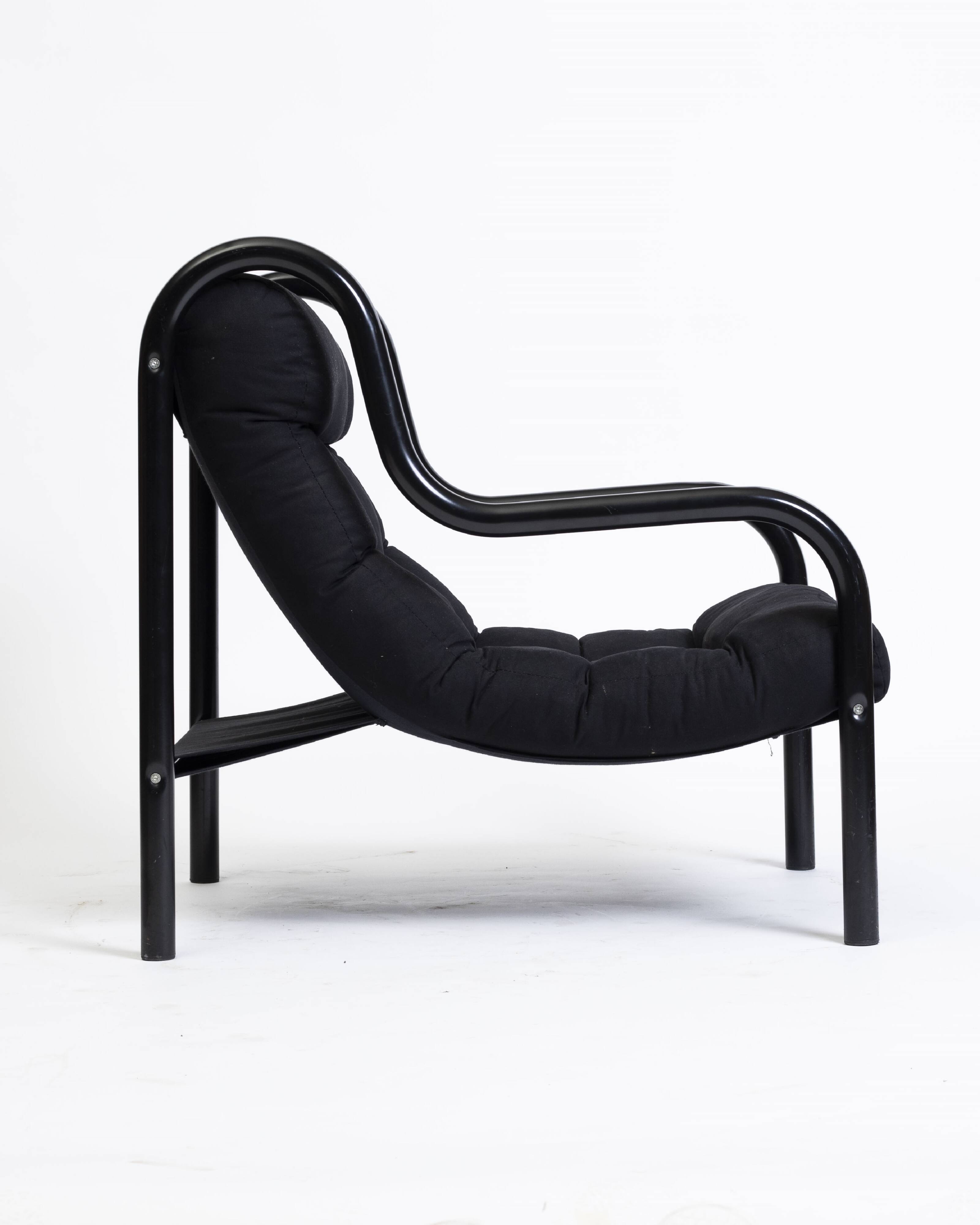 Sling chair made of steel pipe and black canvas