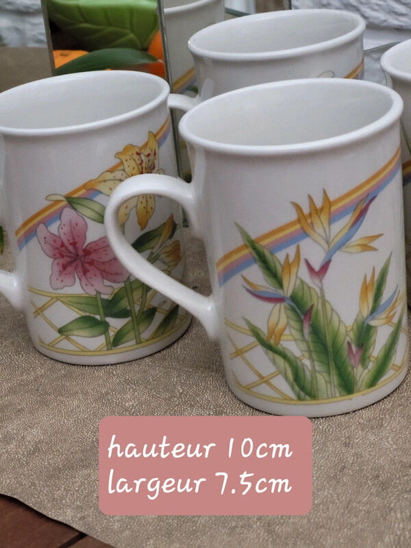 Set of 4 vintage cups