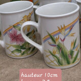 Set of 4 vintage cups