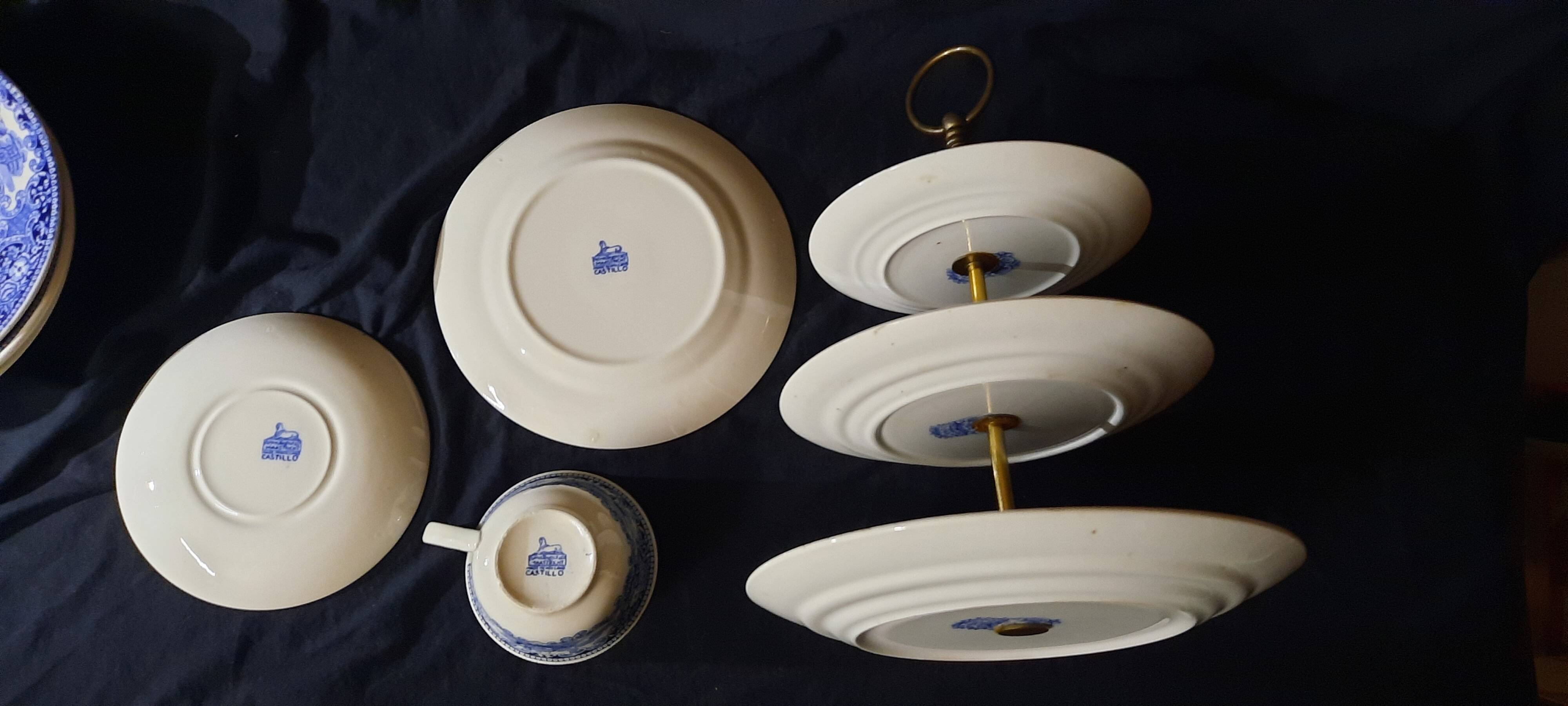 Dutch earthenware, Castillo model dessert service