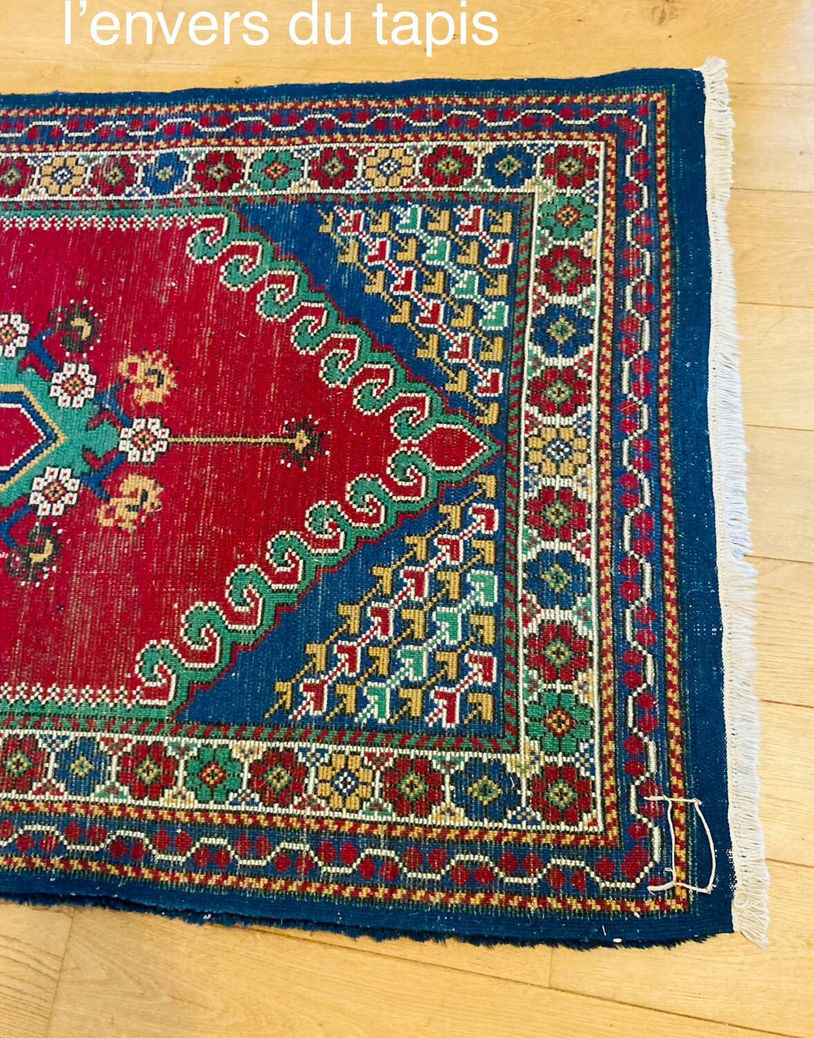 Oriental rug in thick hand-woven wool made in Tunisia mid-20th century