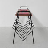 Table à carreaux vintage avec porte-journaux, porte-revues