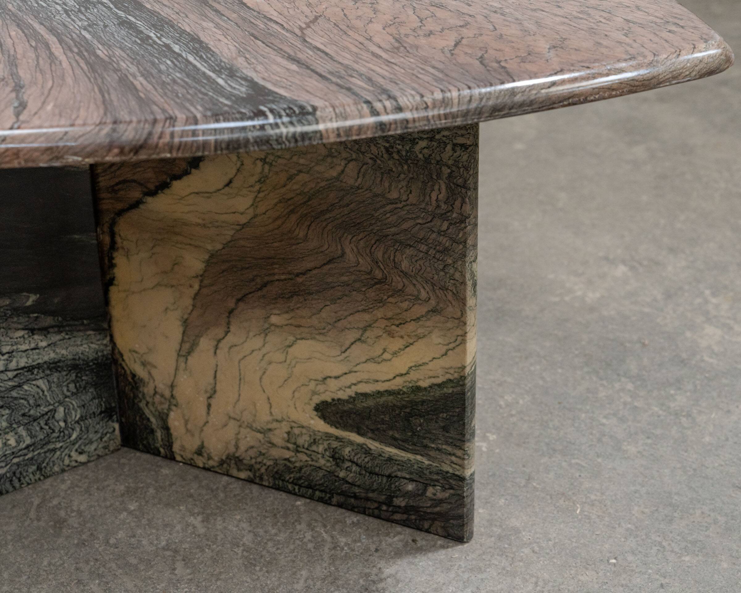 Vintage coffee table in Cipollino marble, 1970.