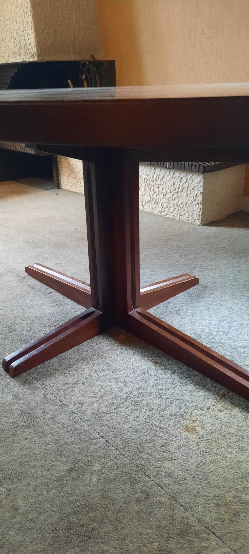 Baumann table style