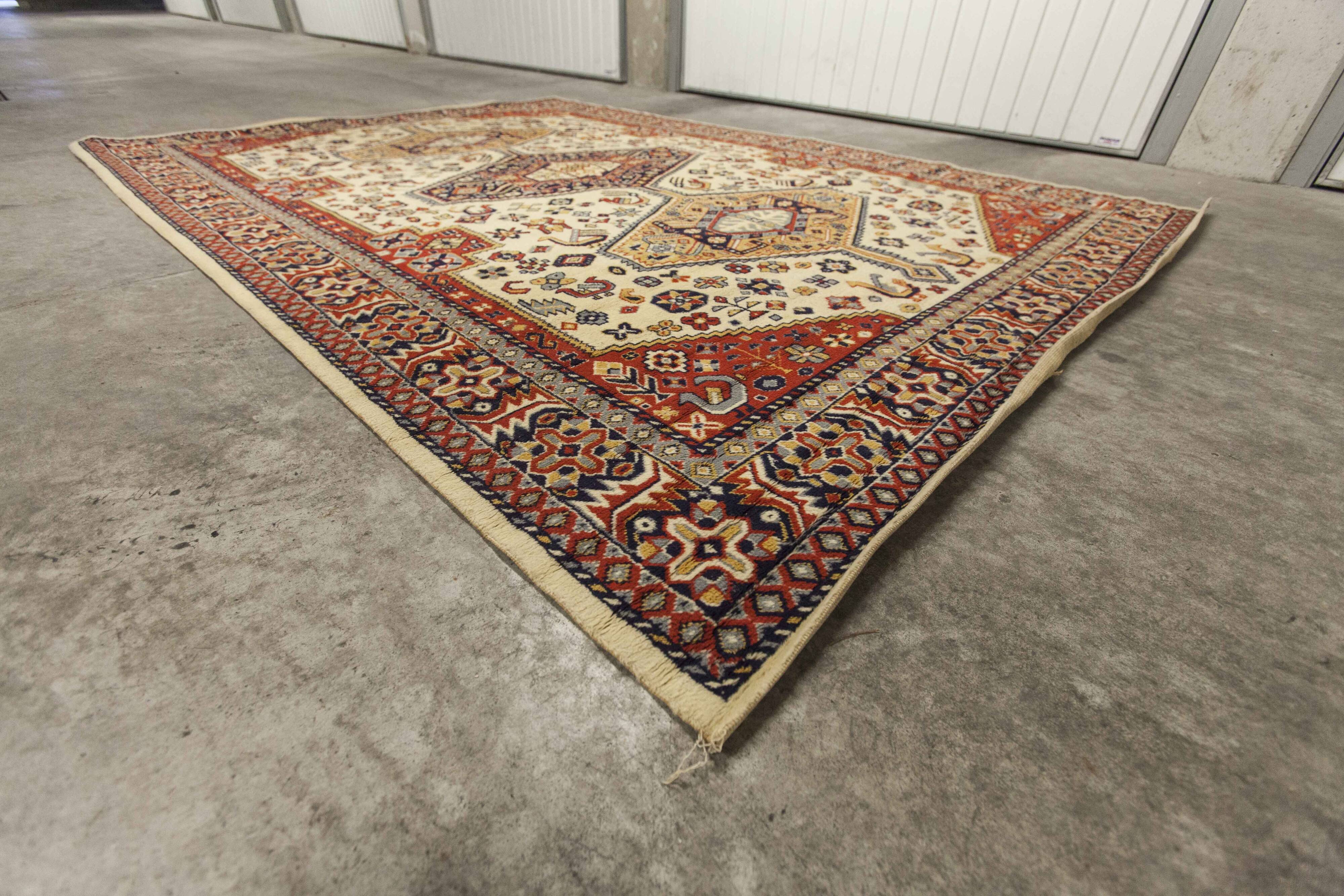 Apollo brand Persian rug, 100% virgin wool, Eulan Bayer Germany