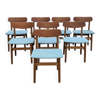 Suite de 8 chaises scandinaves en teck