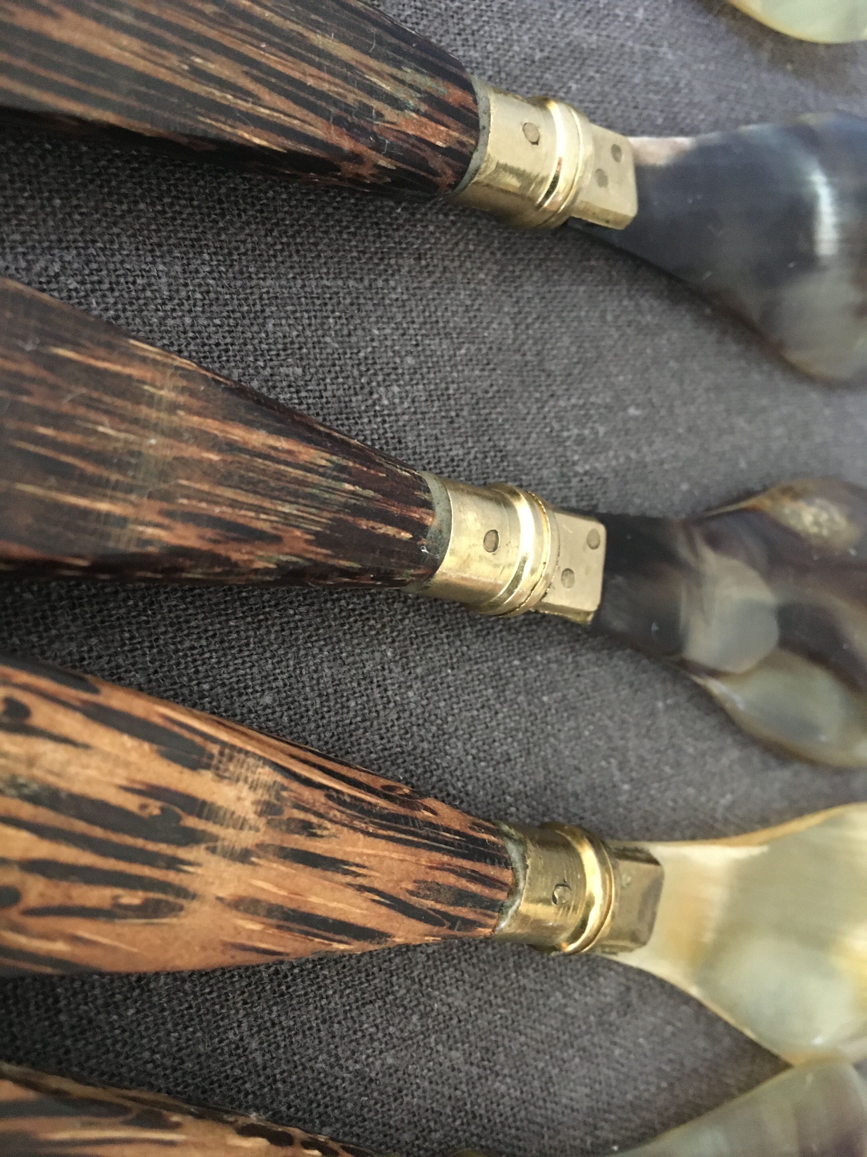 Set of 7 horn and wood spoons