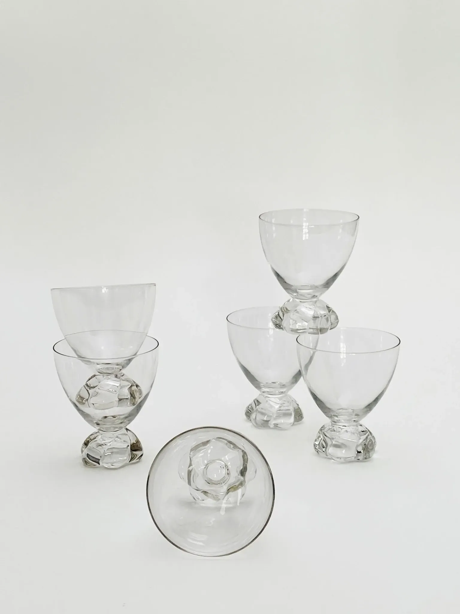 Flowered footed glasses