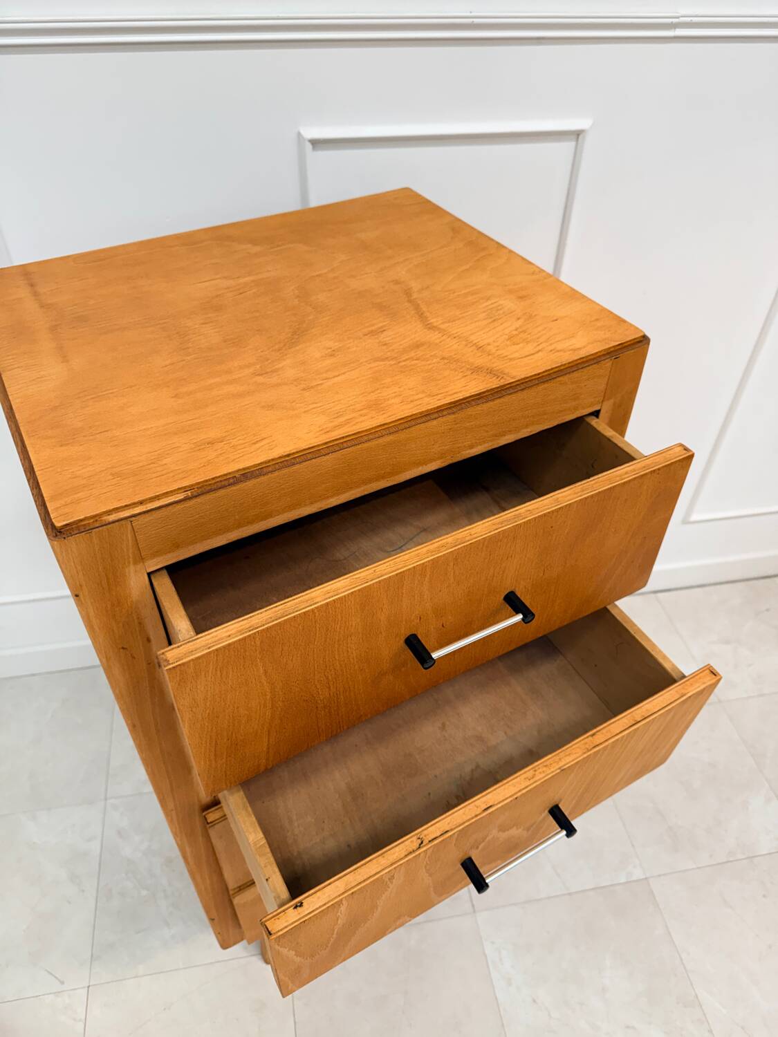 Chiffonnier vintage pieds compas