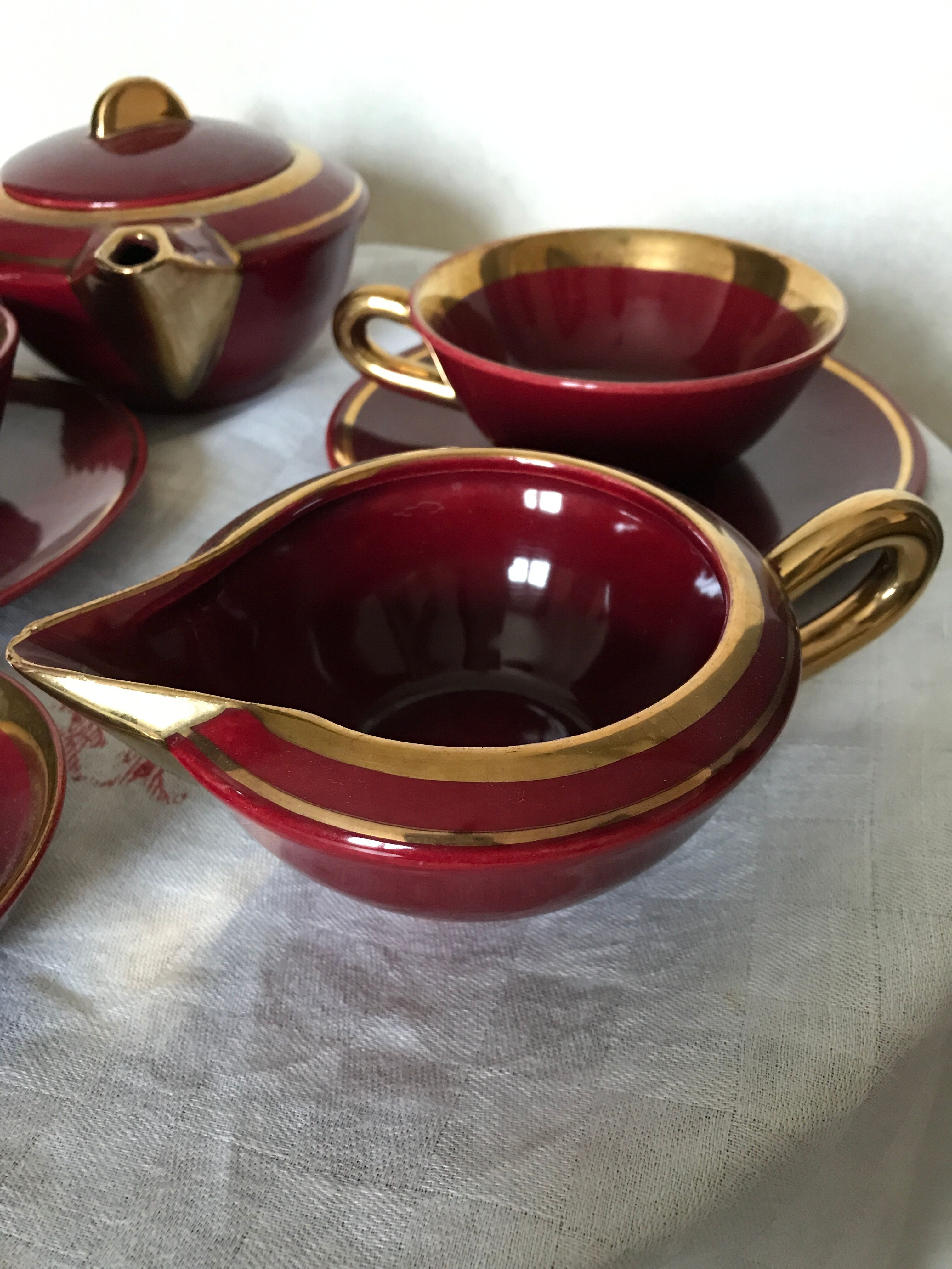 Art Deco head-to-head