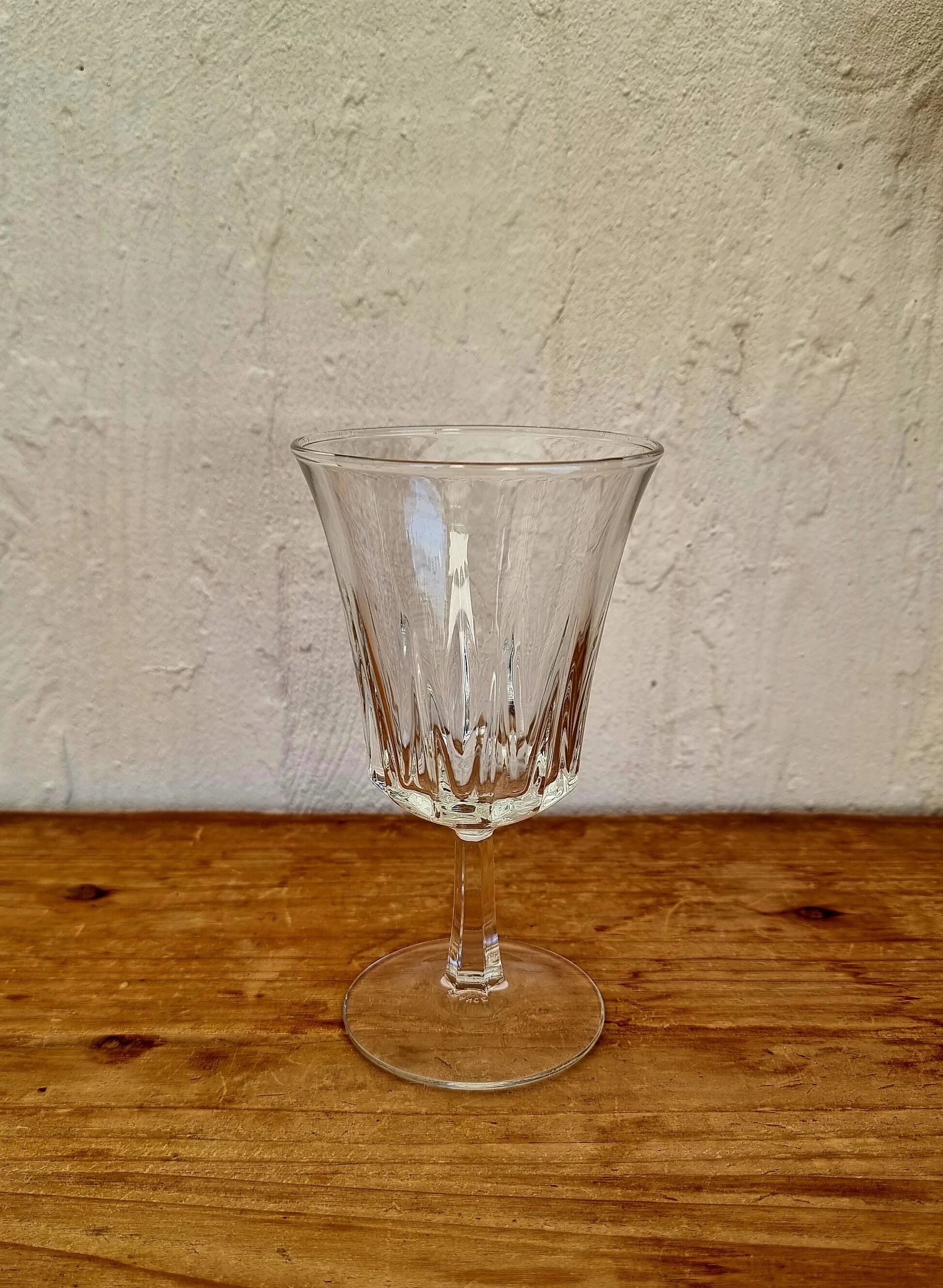 Set of 4 vintage stemmed glasses Luminarc Régence 1970s