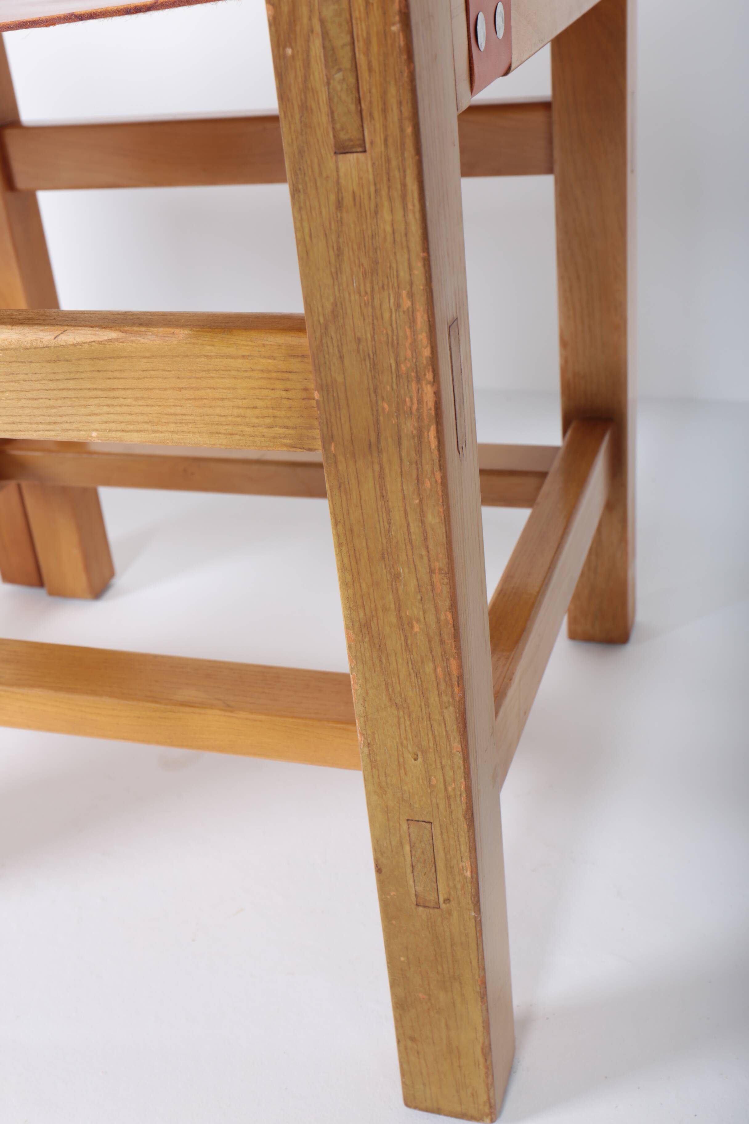 Set of 6 chairs in elm and leather Maison Regain edition